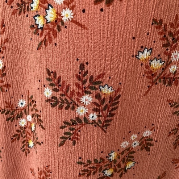 LC Lauren Conrad medium top floral bell sleeves lace v-neck - Picture 5 of 13